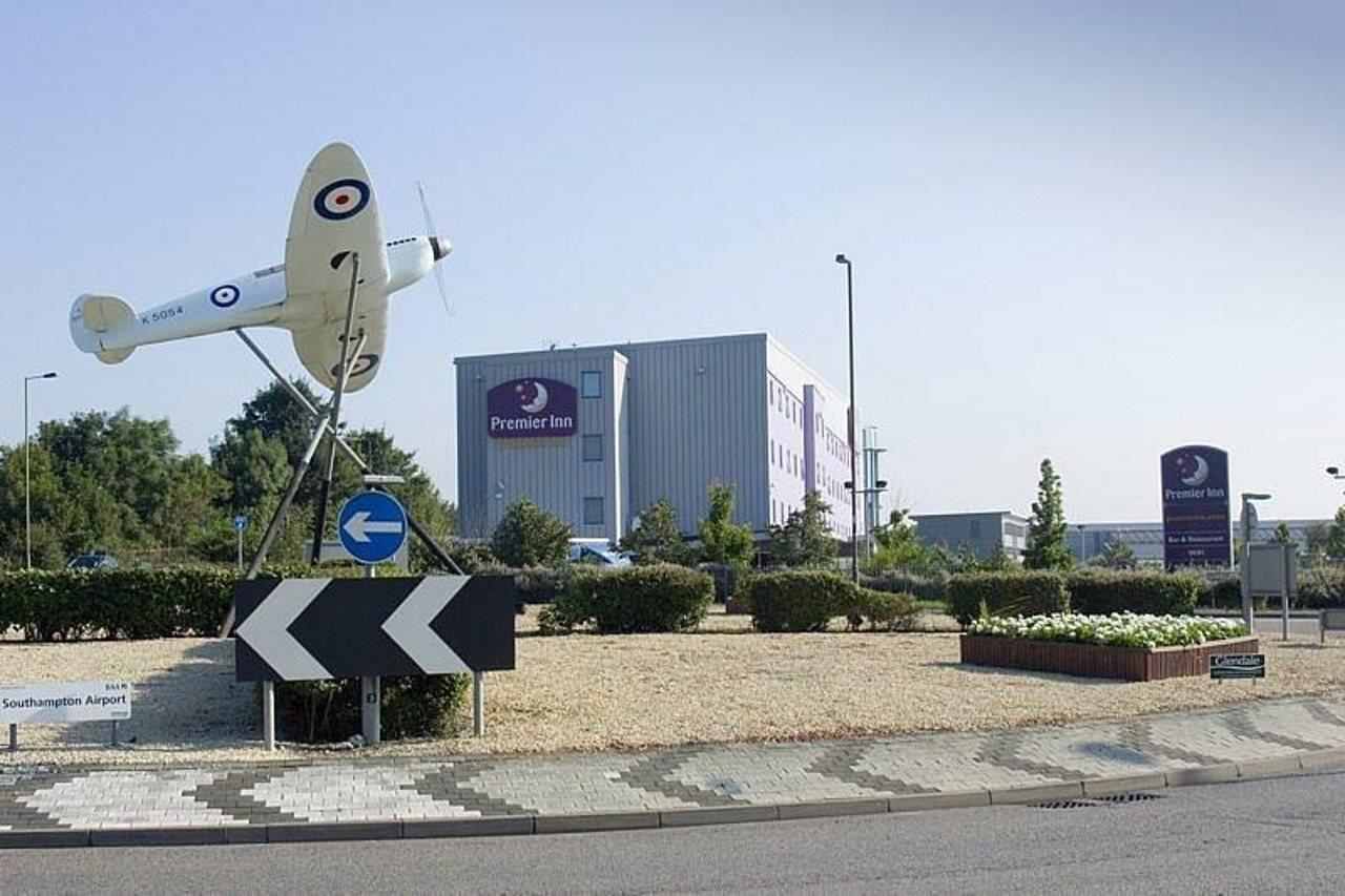 Premier Inn Southampton Airport Exterior photo